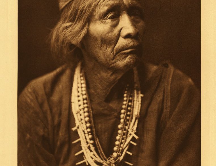 Navajo Medicine Man: Nesjaja Hatali